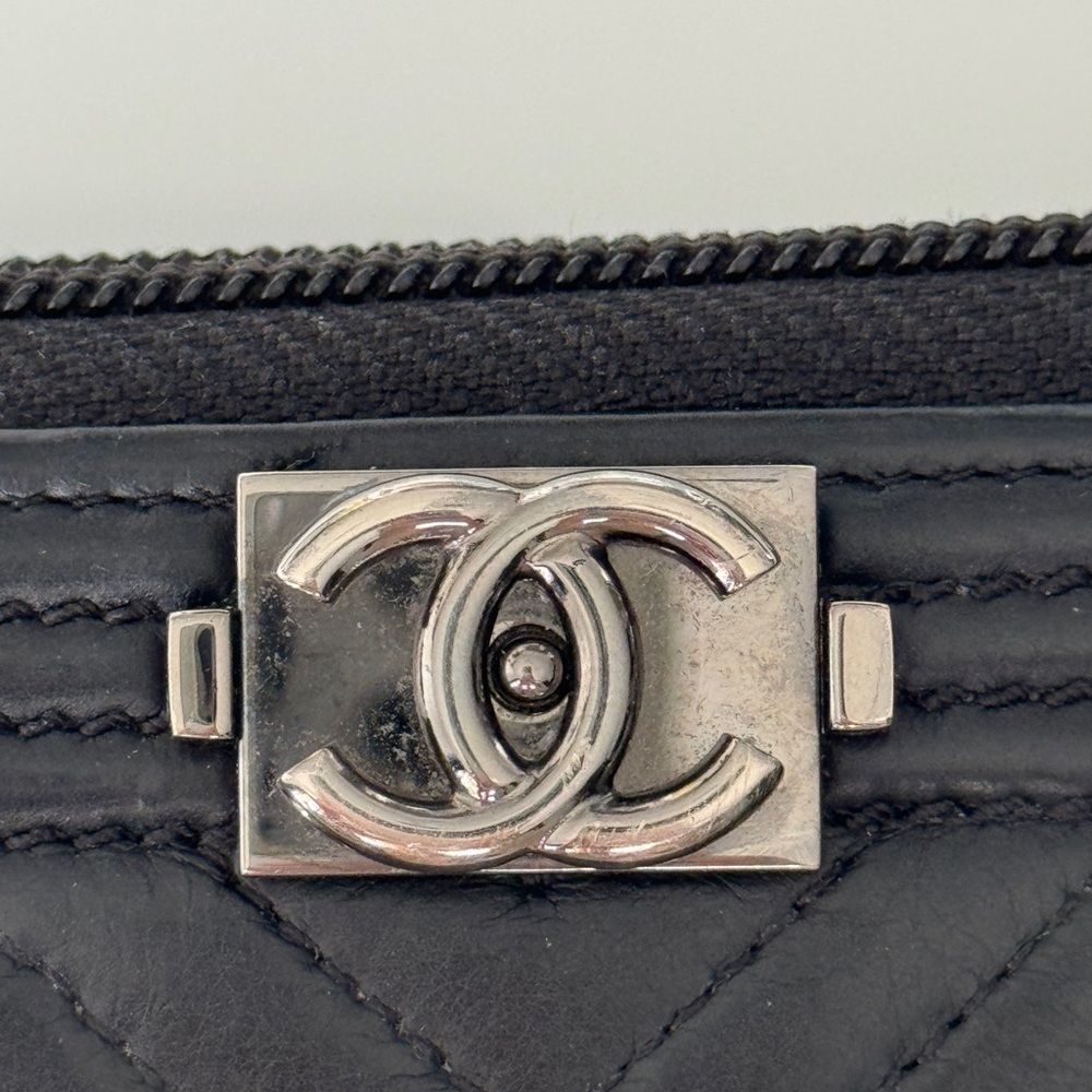 SOLD❌ Chanel Boy Zipped Wallet - Picture 10 of 13